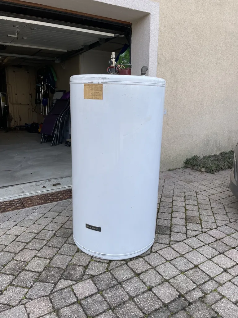 A la recherche d’un plombier sérieux et pas cher sur Vaugneray proche de Lyon 5 pour un dépannage de plomberie urgent pas cher, fuite sur le chauffe-eau électrique, plus d’eau chaude?