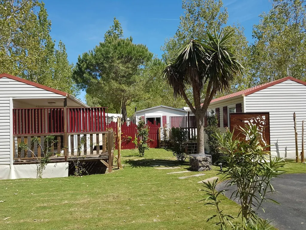 location dans camping familial mobil home climatisé