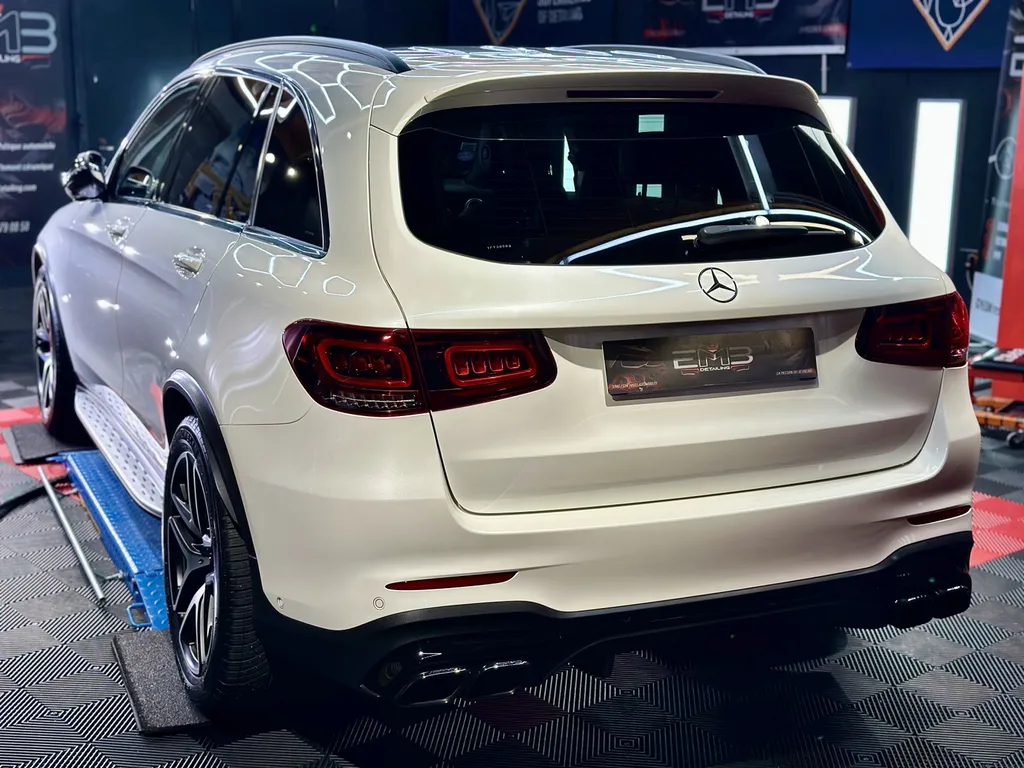 Traitement céramique auto lyon protection carrosserie Mercedes GLC 63 AMG