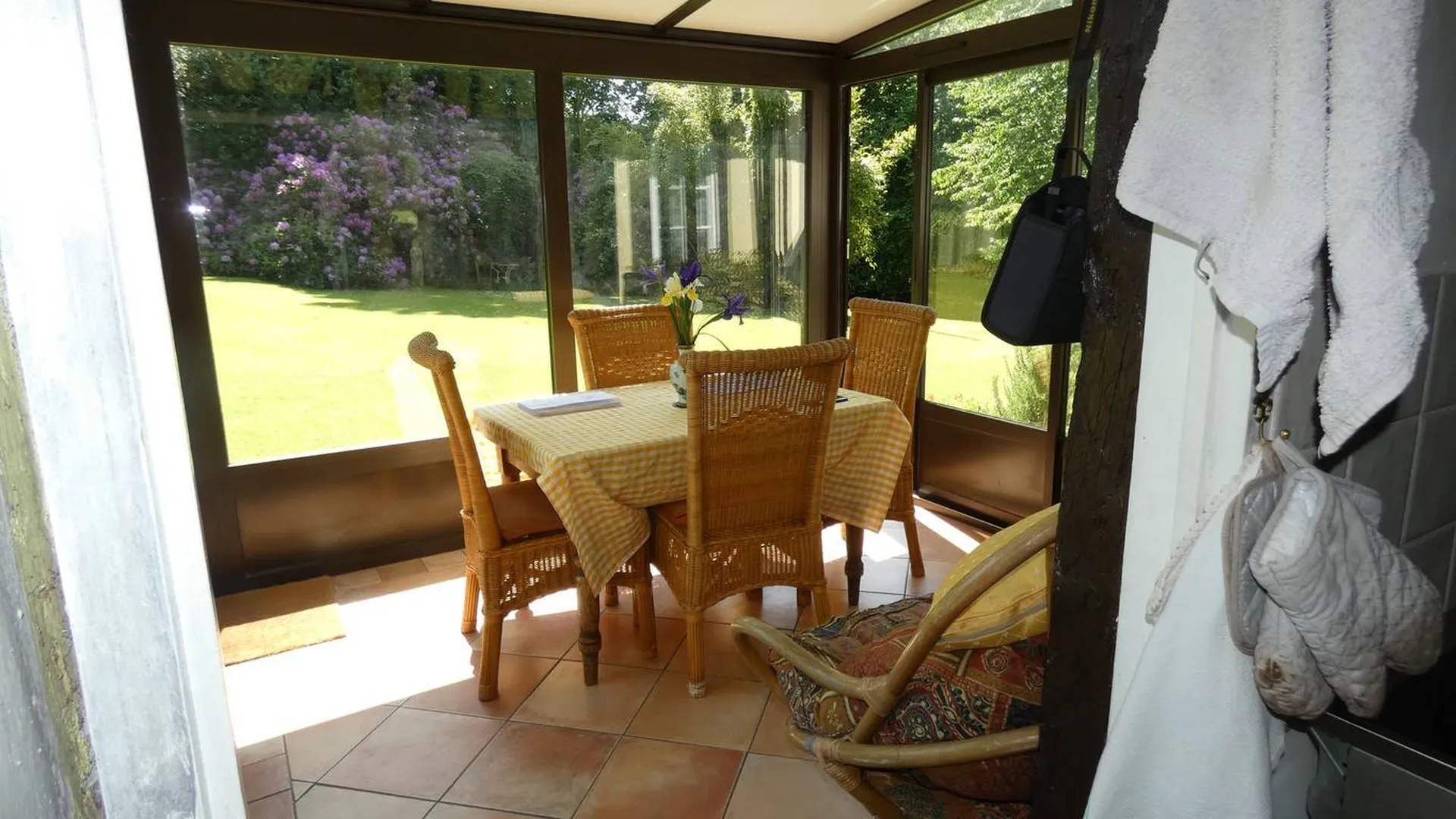 à 15 mns de la plage, charmante longère dans un cadre de verdure, au calme, 76 Normandie