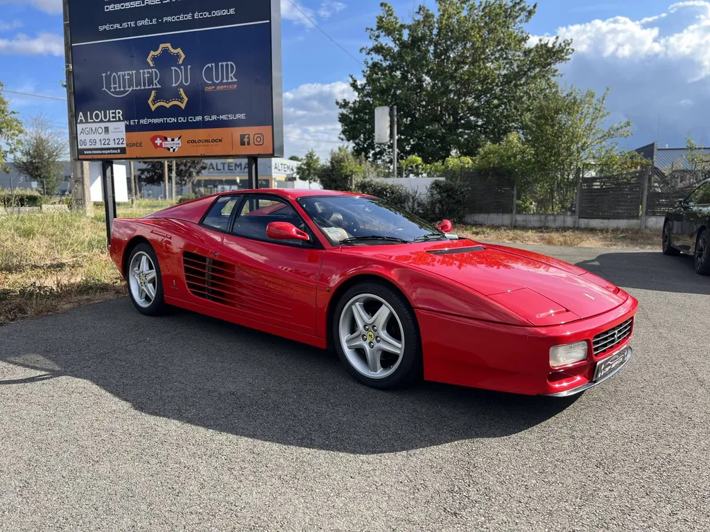 Lustrage et nettoyage complet sur une Ferrari 512 TR - Le Mans 72.