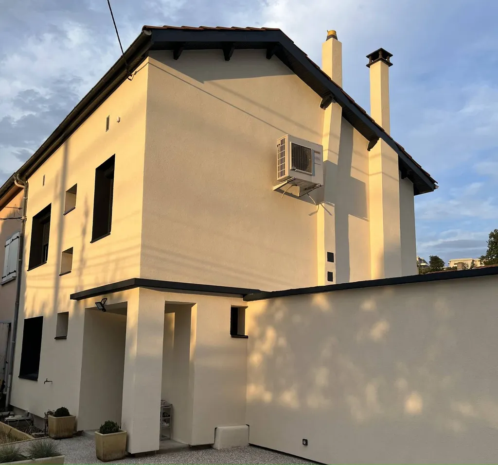 Une maison isolée grâce à l'isolation thermique en graphite par l'extérieur à Portes-les-Valence à 10 minutes de Valence dans la Drôme.