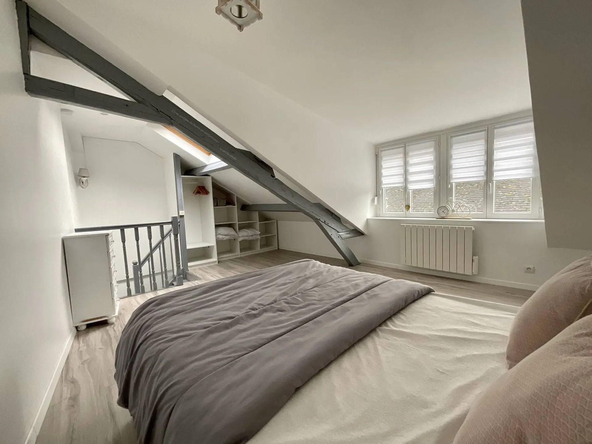 Maison de ville en bord de plage de 51.40m², avec cour, à proximité immédiate du centre-ville de Dieppe.