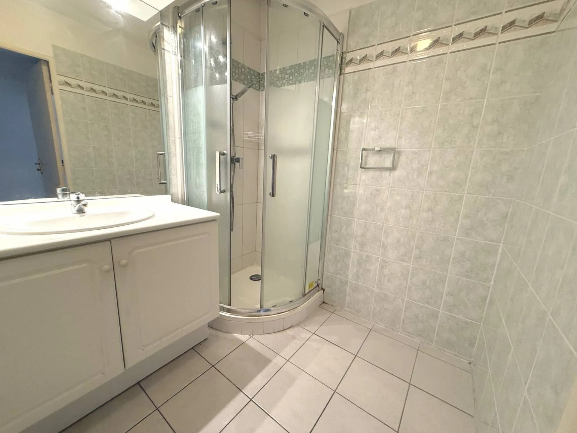 A vendre dans le centre du village à ROQUEFORT LA BEDOULE