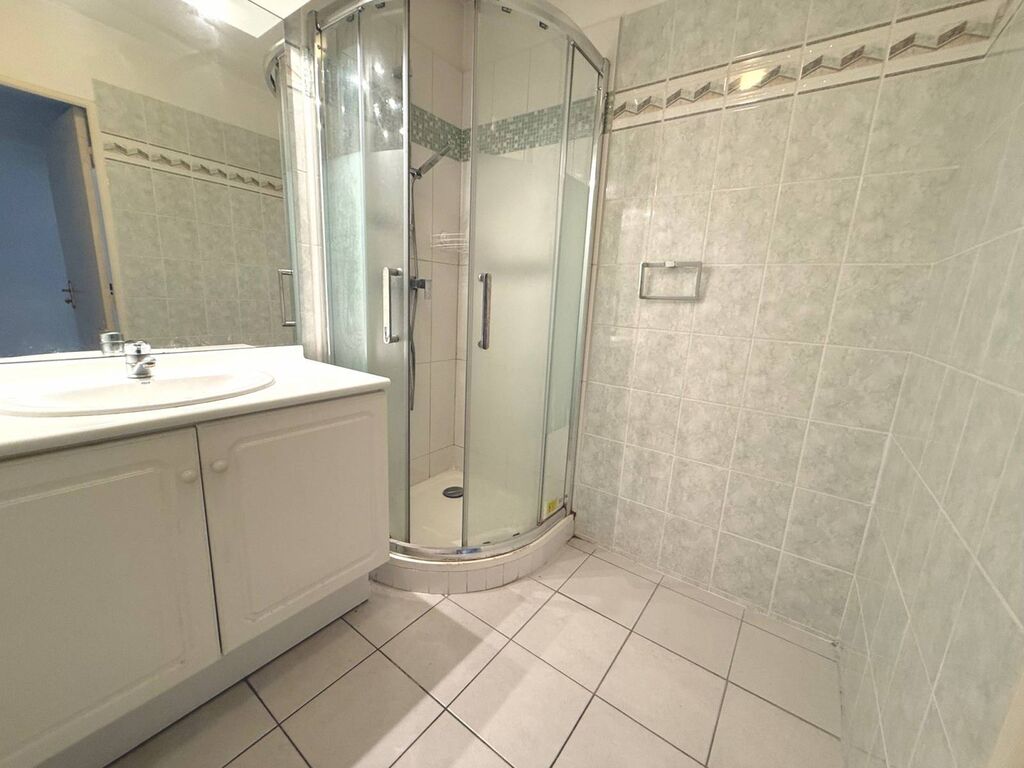 A vendre dans le centre du village à ROQUEFORT LA BEDOULE