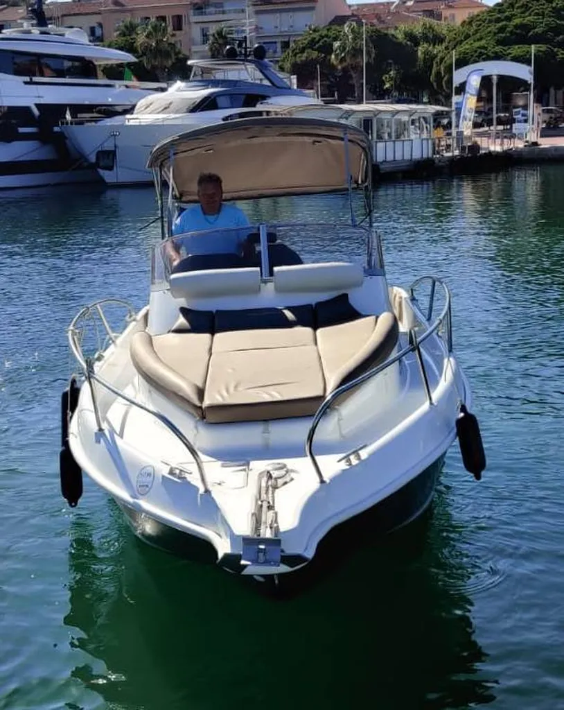 Bateau d'occasion habitable à vendre près de Six-Fours 