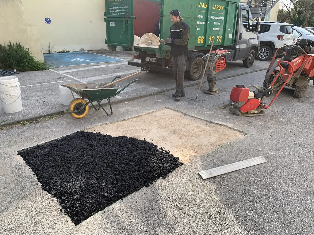 Rognage de souche et reprise d’enrobé – Intervention Jardivar