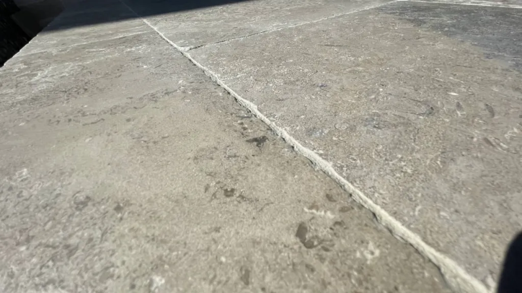 Dallage Ancien BAR Gris de Montpellier Pierre Naturelle 