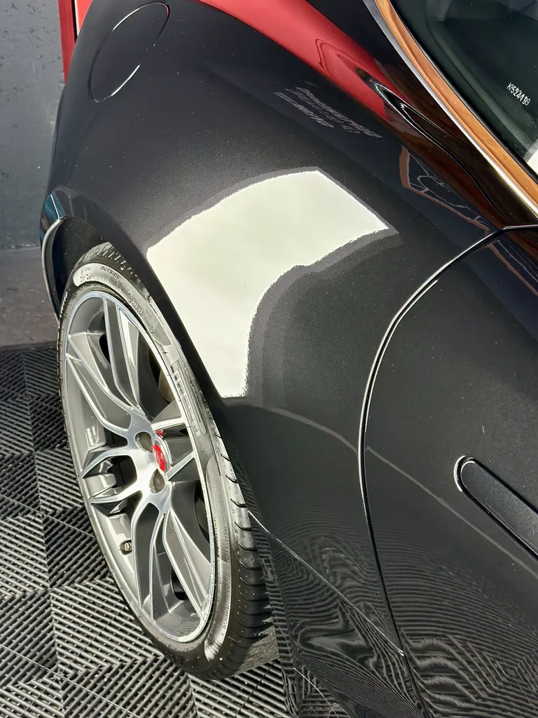 specialiste du traitement céramique sur Lyon detailing jaguar F-Type