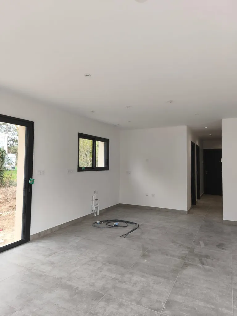 Peinture par protection airless dans une maison neuve entre ROUEN et ÉVREUX 