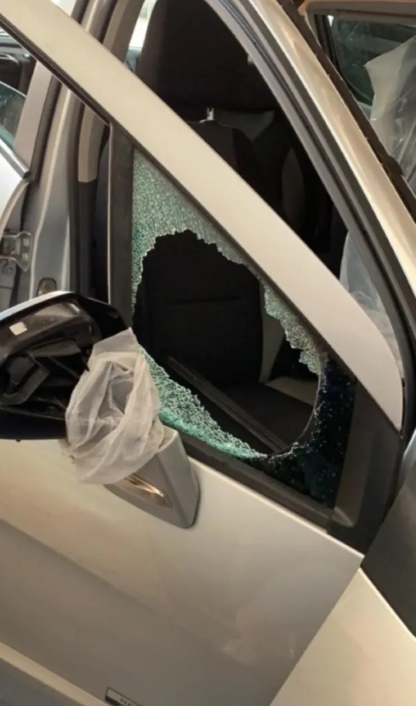 Remplacement déflecteur sur Peugeot 308 avec Franchise offerte avec SpeedGlass à Marseille 