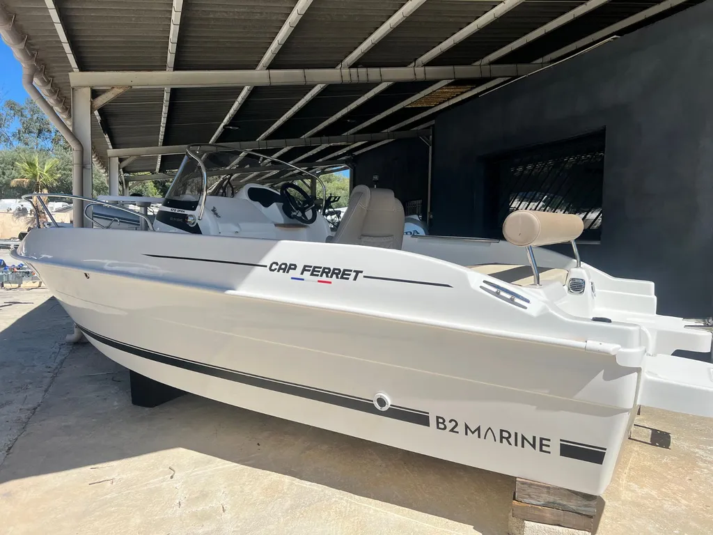 Bateau B2 MARINE Cap-Ferret 572 Open promo équipé d'un moteur honda 80 CVNeuf