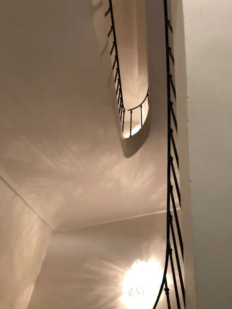 Restauration de qualité à Roussillon pour un bastidon de hameau de charme