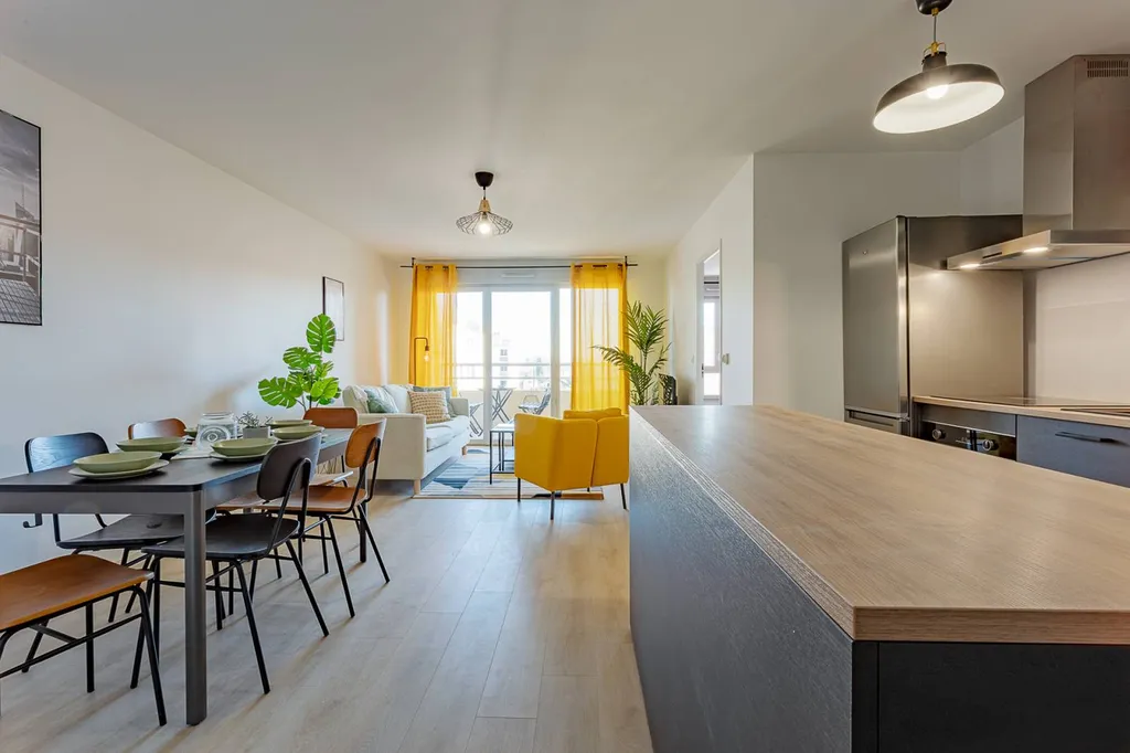 Chambre dans superbe T4 en Colocation meublée Barrière de Paris/ La Vache  