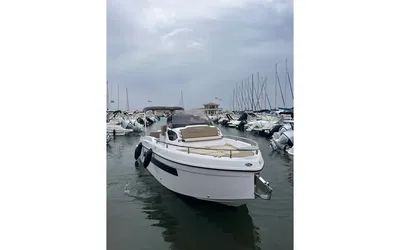 Acheter un Ranieri Next 255 LX d’occasion 2025 avec Honda BF250 : bateau équipé chez Toni Marine proche de Bandol