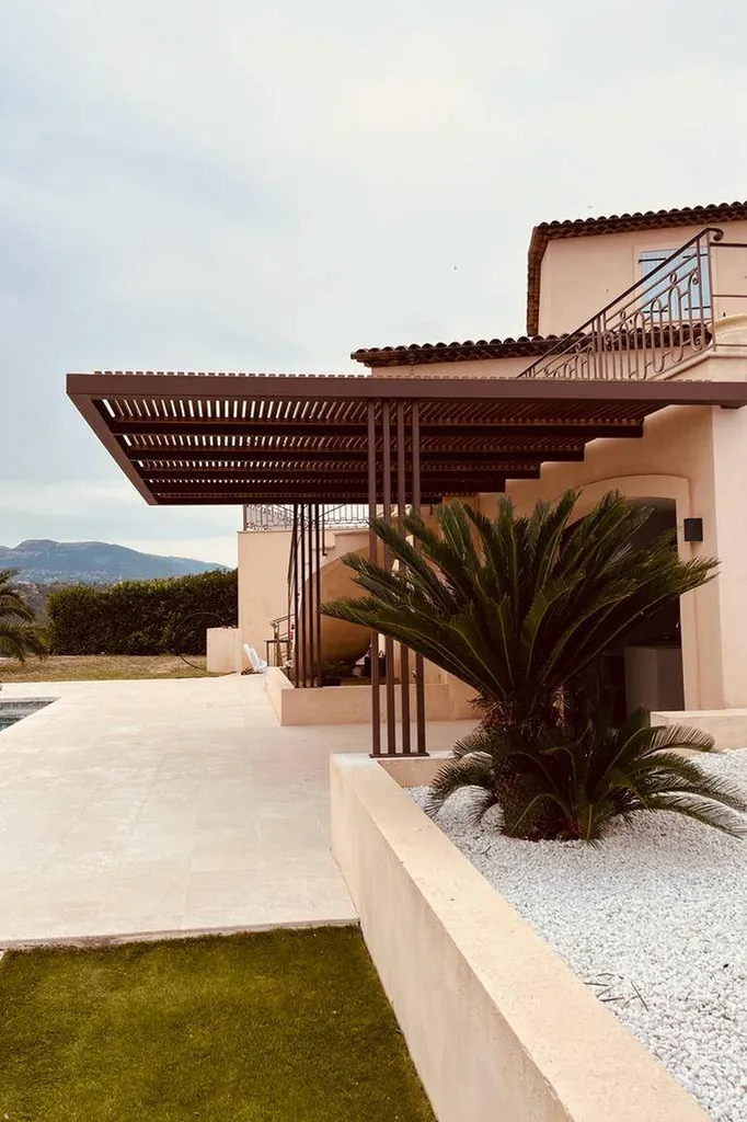 pergola sur mesure bois et acier cagnes sur mer