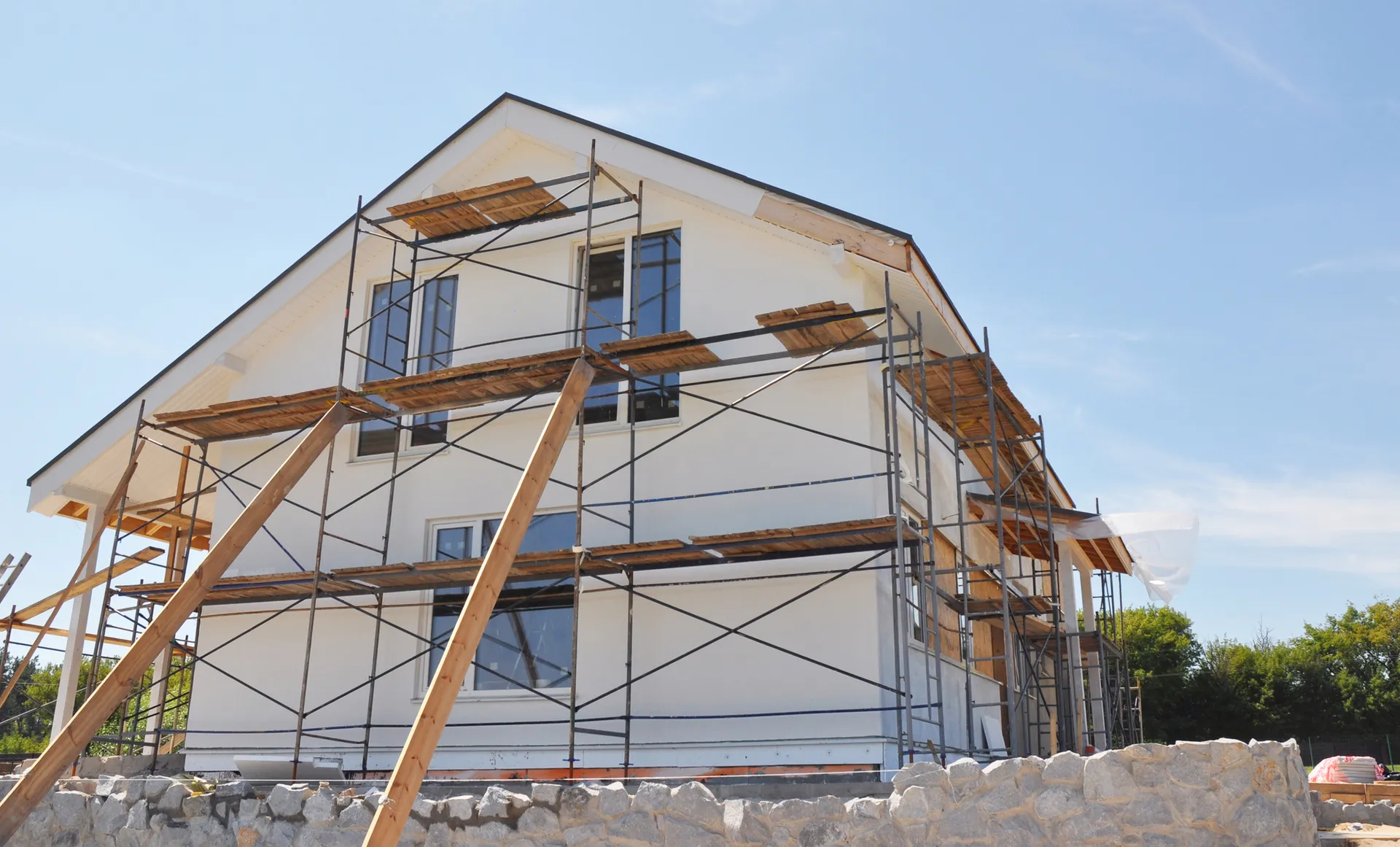 Confier vos projets de bâtiment et travaux de maçonnerie générale à Toulon et dans le Var