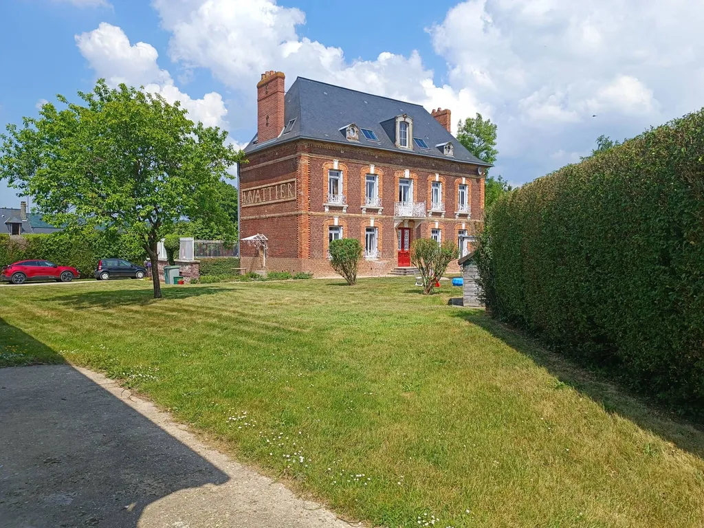 Vente d'une Propriété de Caractère du XIXème siècle aux belles prestations, dans la région de La Mailleraye 76940 édifiée sur parc arborée avec dépendance