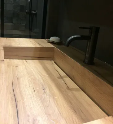 Plan compact effet bois écoulement caché