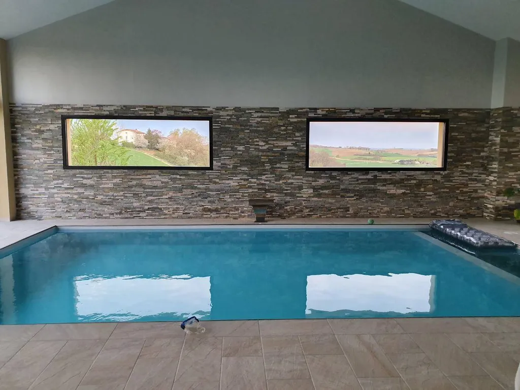 Construction d'une piscine intérieure dans une villa proche Saint-Tropez Var