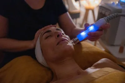 LE SOIN  PRESTIGE HYDRAPEEL