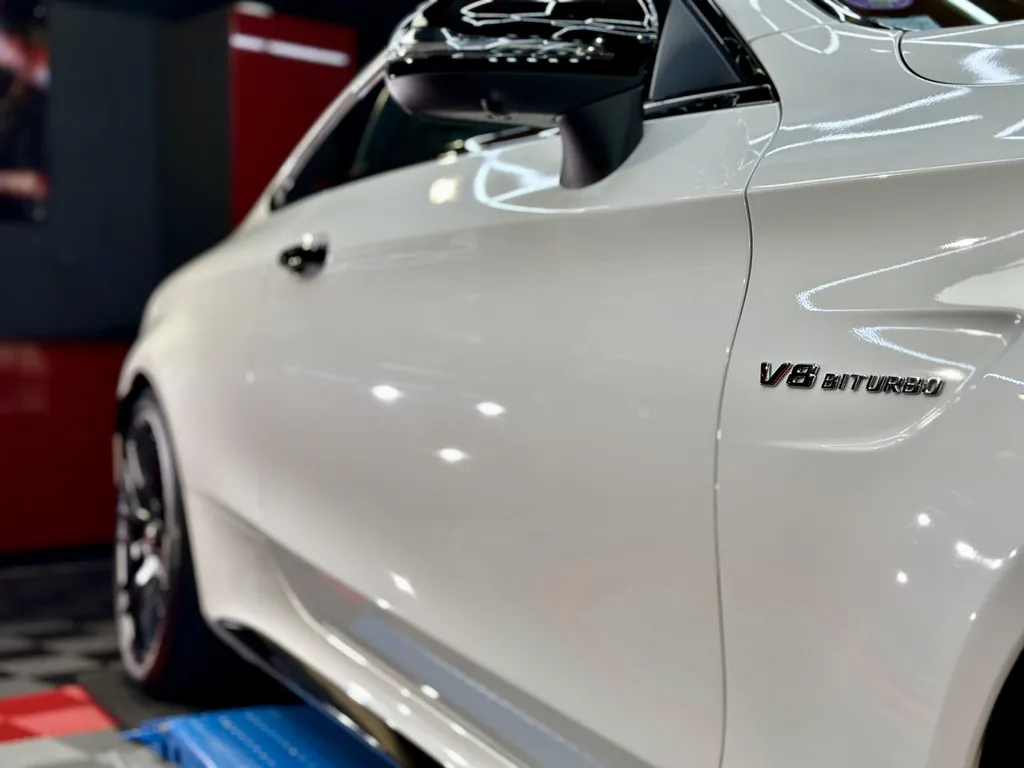 polissage Carroserie traitement céramique EMB DETAILING Vaugneray socialiste Mercedes C63 AMG