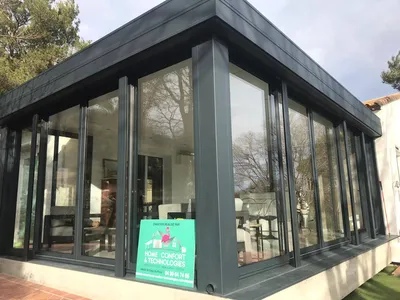 véranda isolante anthracite à Combaillaux près de Saint-Gély-du-Fesc