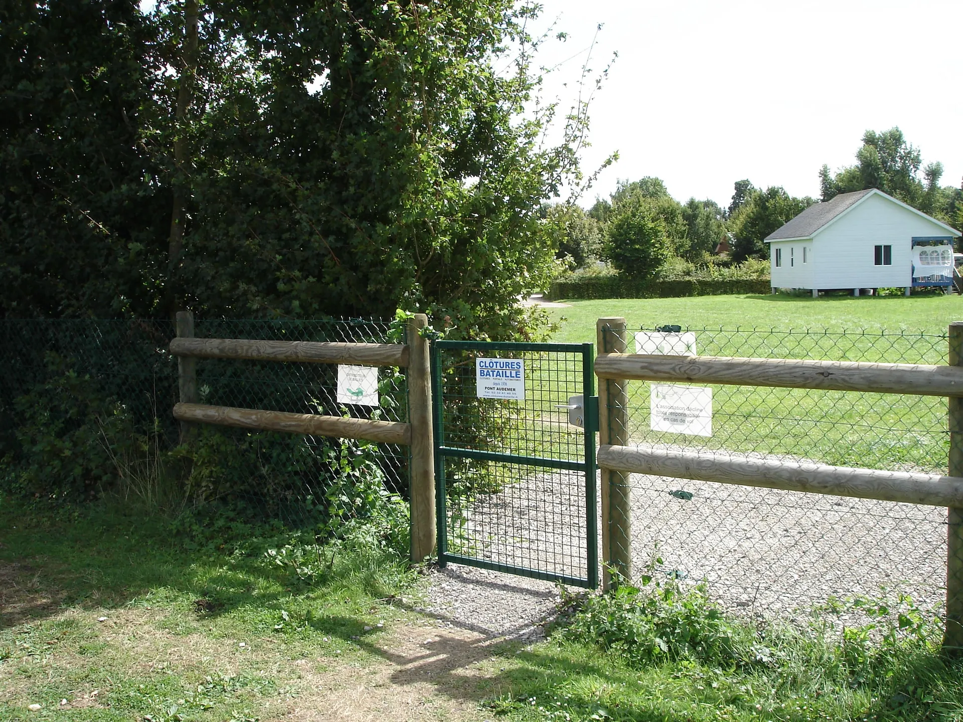 Installation de Clôture de Jardin en Bois Traité, Panneaux et Portillons pour Propriétés Résidentielles à Rouen en Seine-Maritime 76