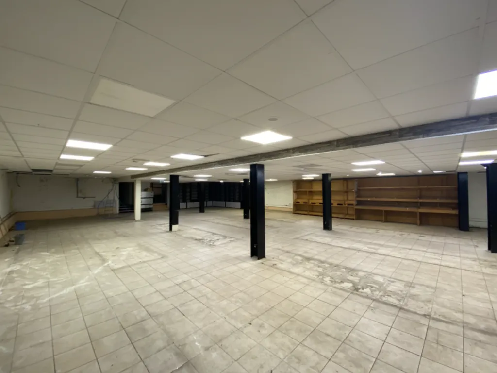 LE HAVRE - A VENDRE OU A LOUER LOCAL COMMERCIAL DE 386 M²