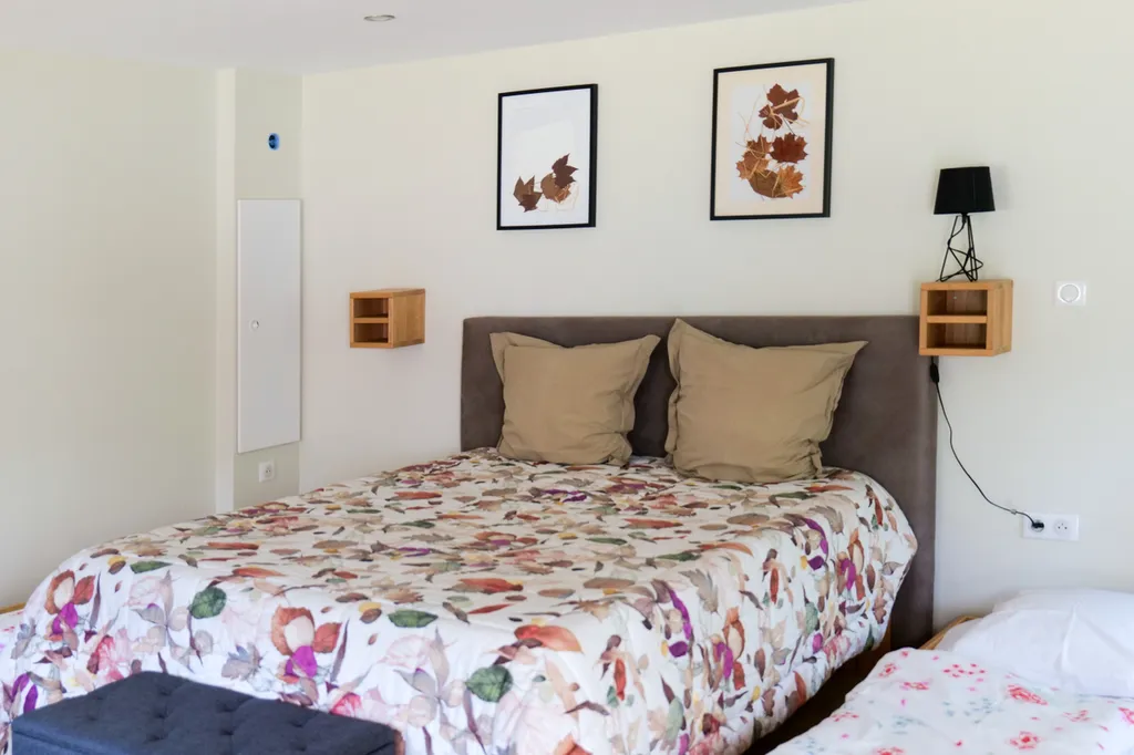 Gîte quatre personnes en Alsace avec salle de bain indépendante et jardin commun clos