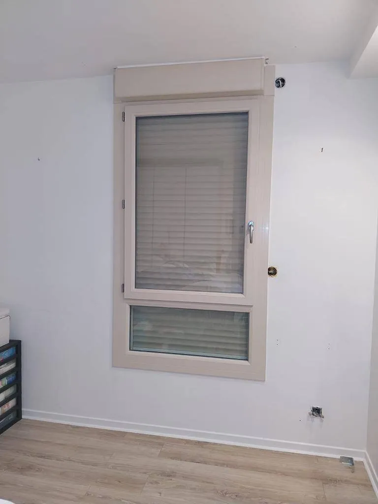 Menuiseries Harmonie à Tassin-la-Demi-Lune : une installation en PVC blanc 90P pour une isolation thermique exceptionnelle