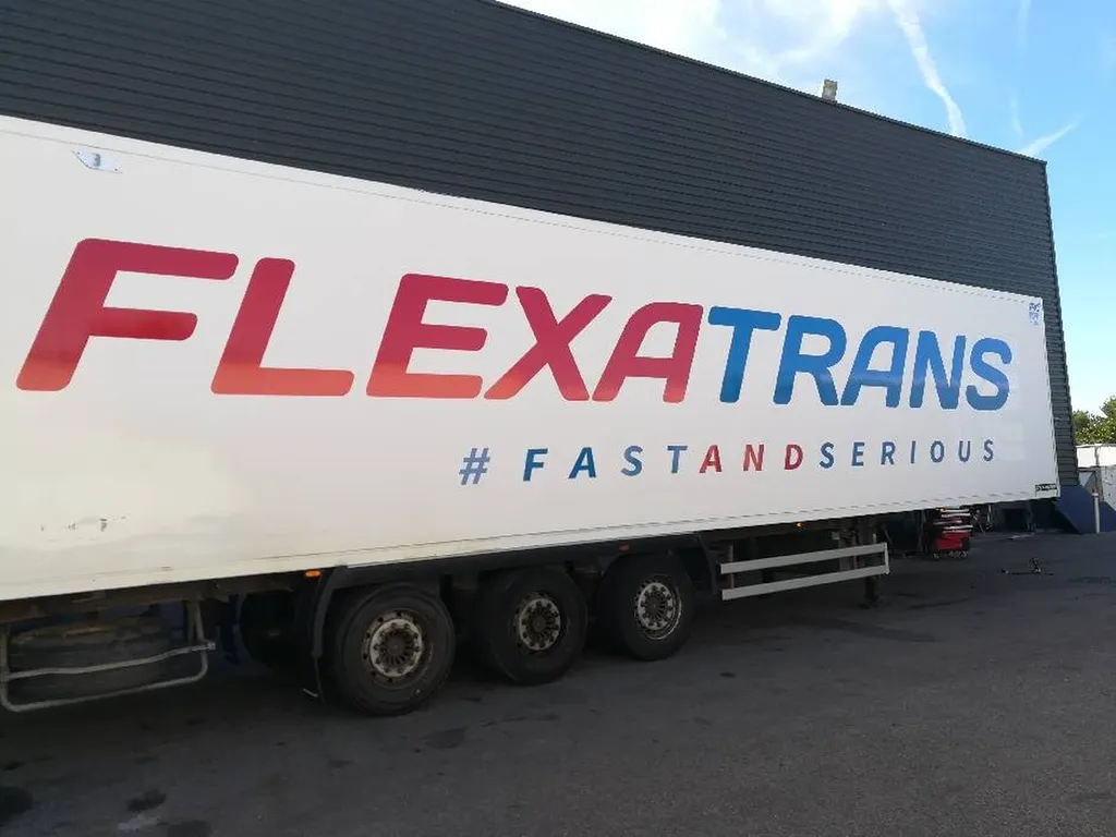 Flexatrans charge et livre des palettes en Nouvelle Aquitaine