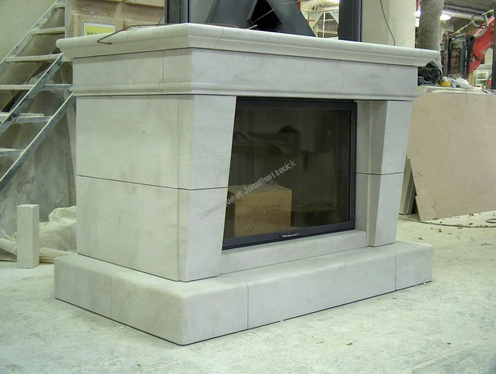 Cheminée avec foyer TOTEM Fire Frontal 1100