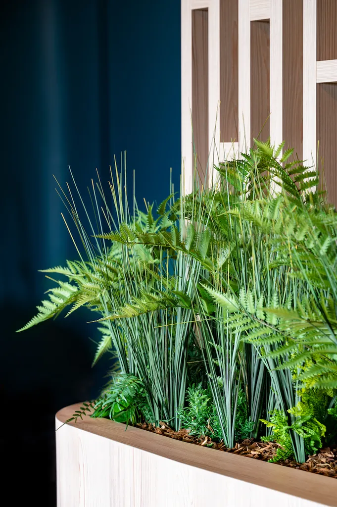 Jardinière design végétal – jardinière décorative sans entretien à Marseille, Région PACA pour bureaux, terrasses et espaces professionnels végétalisés.