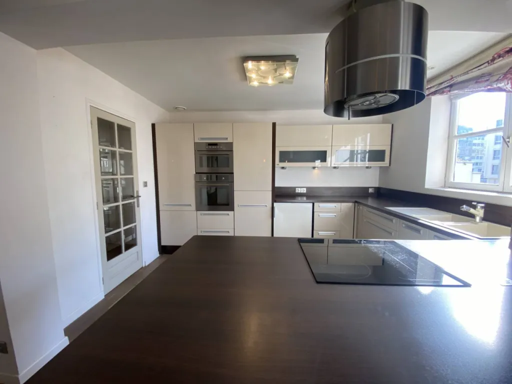 Bel appartement 4 chambres avec parking et ascenseur - Hôtel de Ville de Rouen