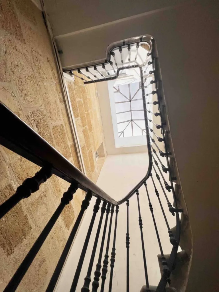 Vendu Charmant appartement T3 dans immeuble en pierre Bordeaux Quartier Nansouty 