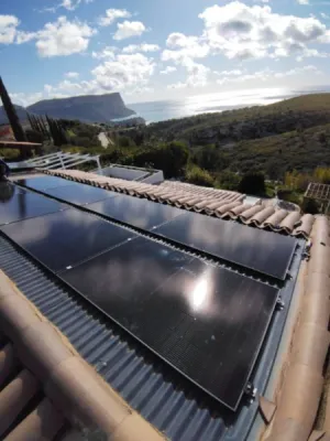 Remplacement de 16 panneaux solaire photovoltaïques à Cassis à côté de La Ciotat