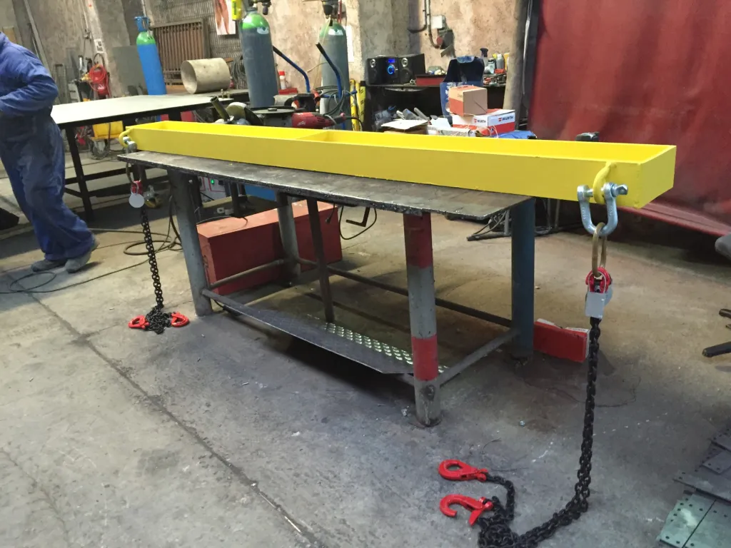 FABRICATION SUR MESURE POTENCE DE LEVAGE AVEC OREILLES DE LEVAGE POUR UN CLIENT D'ISTRES