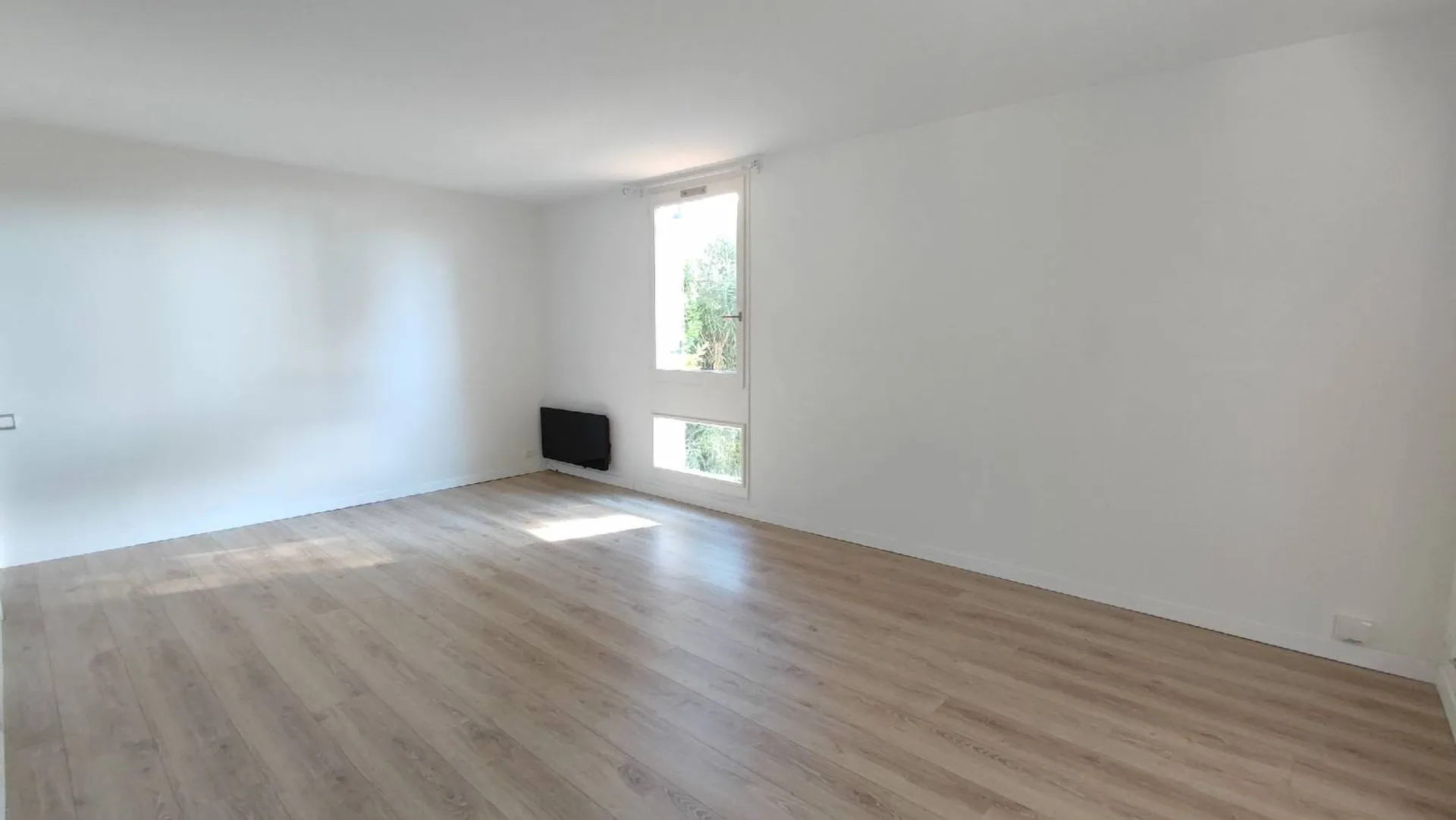 A vendre appartement T4 Cassis  en rez-de-chaussée avec véranda dans copropriété sécurisée