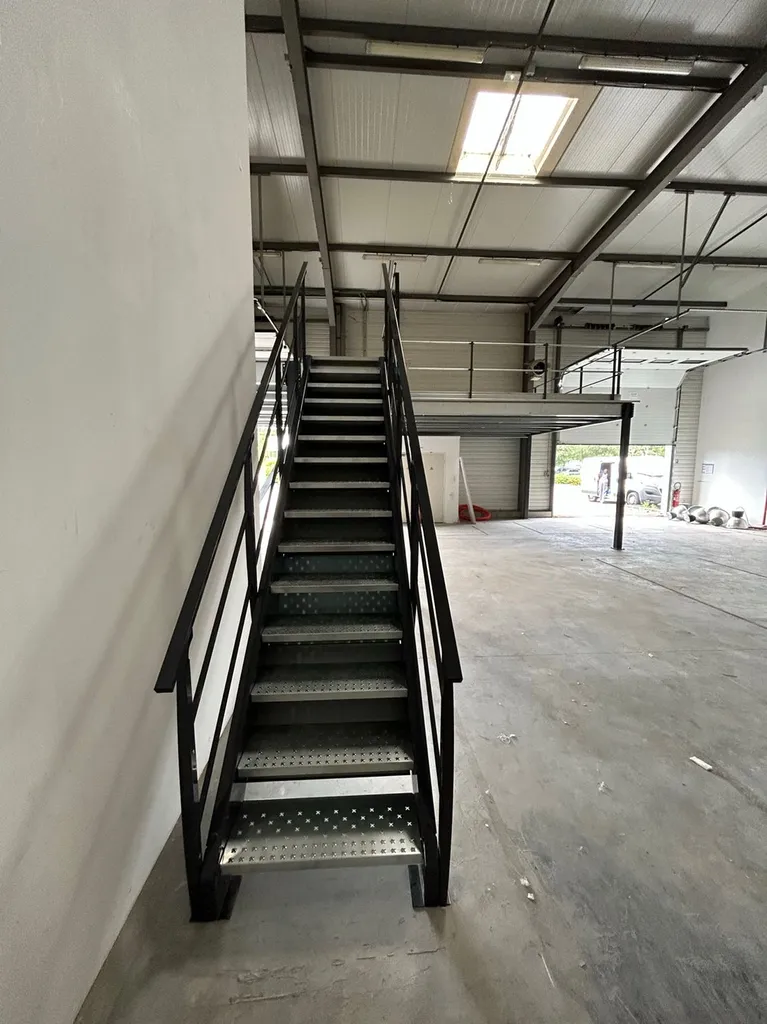 Installer une plateforme de stockage ou mezzanine industrielle pour doubler votre surface de stockage ou bureaux à Toulouse et Albi
