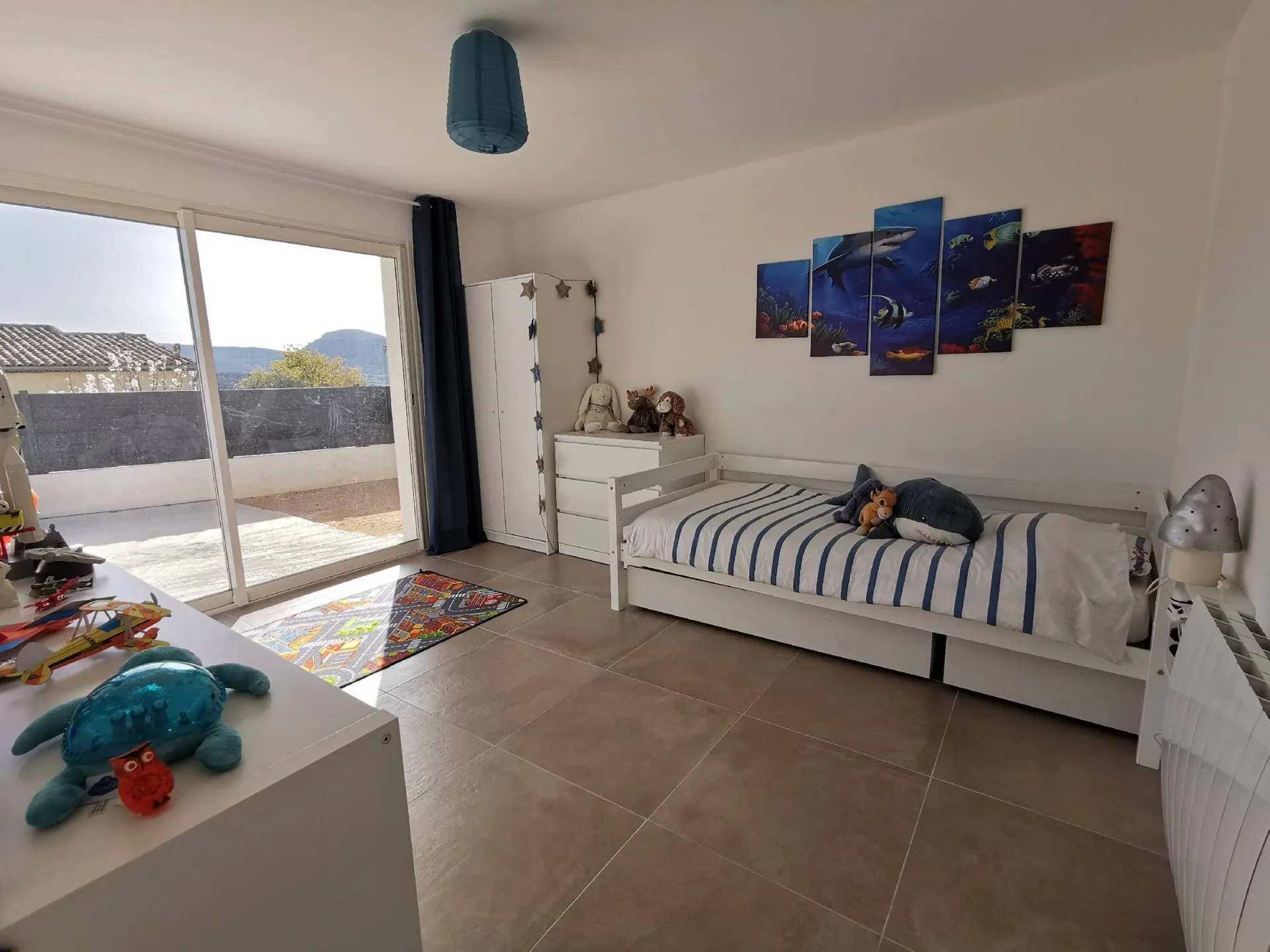 Cassis sur les hauteurs, au calme, belle maison moderne avec piscine et vue mer et Cap Canaille