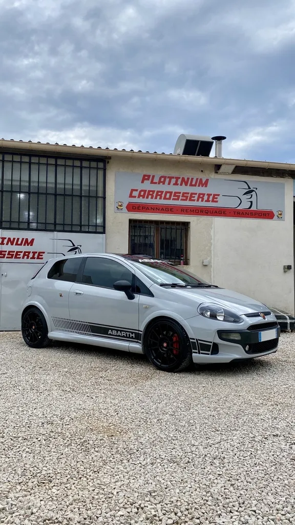 Réparation carrosserie FIAT Punto Abarth proche d’Aubagne et de Marseille 
