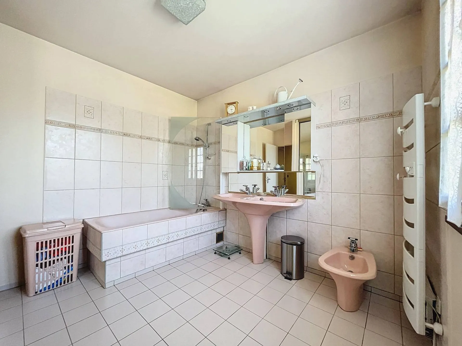 Pavillon d'architecte viable de plain pied à vendre à Saint Sauveur sur Ecole, 77930 - Construction de qualité !