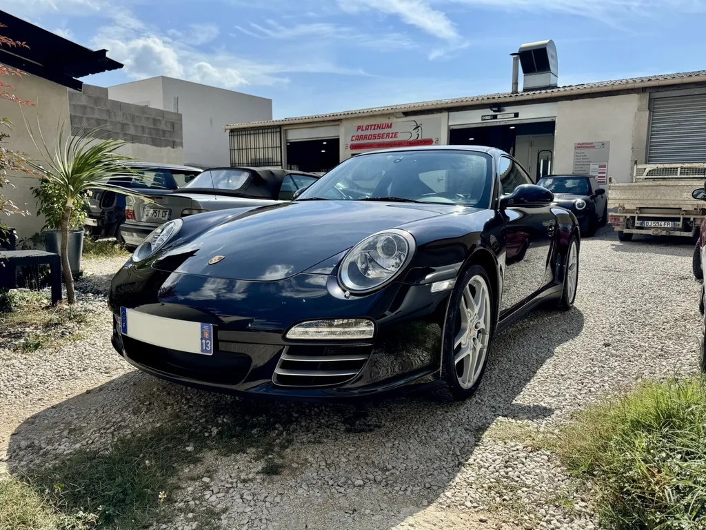 Réparation des jantes et peinture des grilles de pare-chocs d’une  Porsche 997 carrera 4 proche de Marseille, Aubagne et Cassis