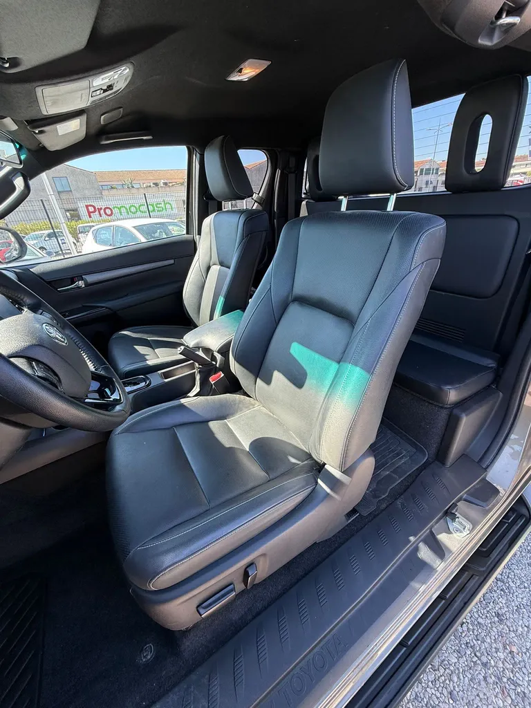 TOYOTA HILUX 2.8L D-4D AWD 204CV BVA