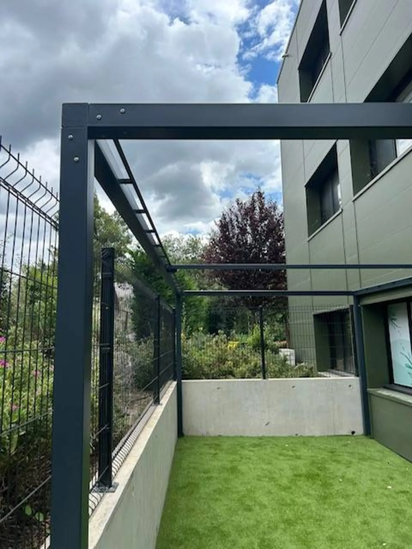 Thermolaquage de Pergolas acier pour collectivités et professionnels à Istres et Miramas