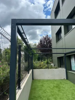 Thermolaquage de Pergolas acier pour collectivités et professionnels à Istres et Miramas