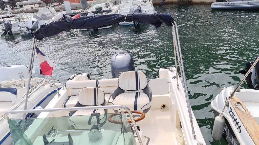 Bateau White Shark 205 à vendre avec remorque Bandol
