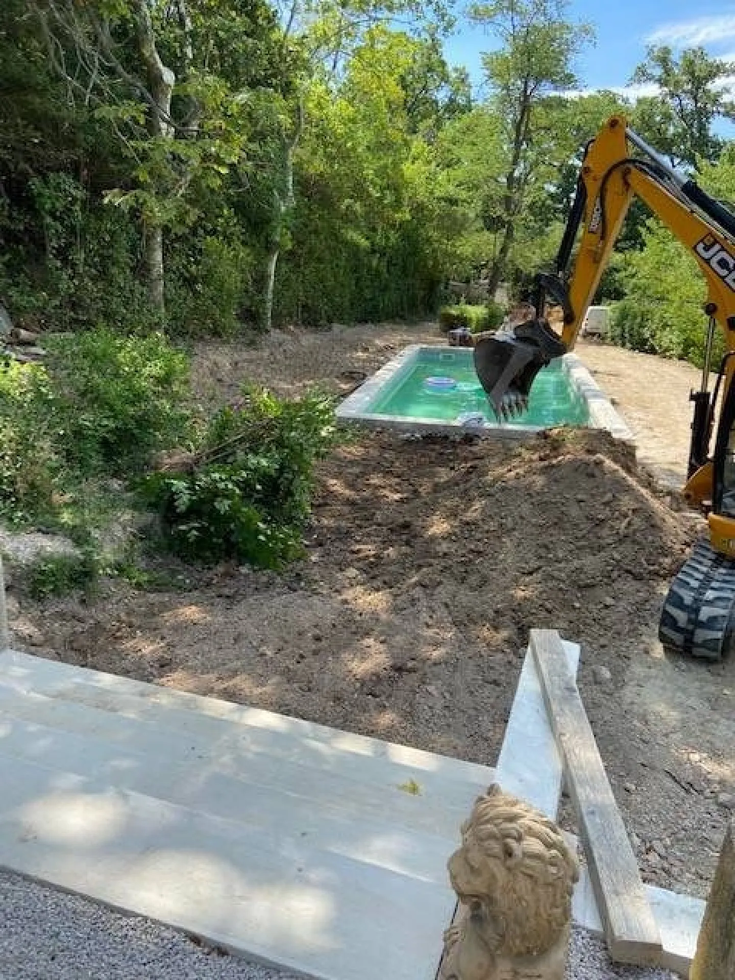 amenagement autour d une piscine avec mini tracteur a aix en provence