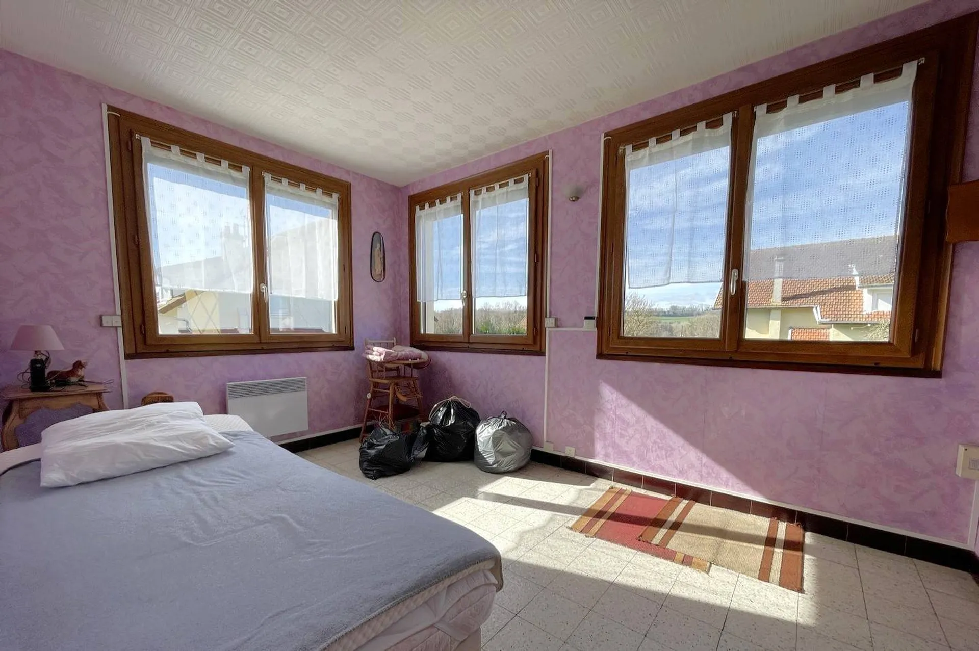 Maison mitoyenne située à Arques-La-Bataille, d’une superficie habitable de 81,24 m², bâtie sur son terrain de 410 m², Seine Maritime, 76